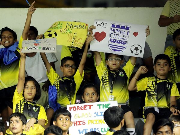 fan-gallery-mumbai-city-fc-vs-jamshedpur-fc-2018-9755.Click to read full article.
