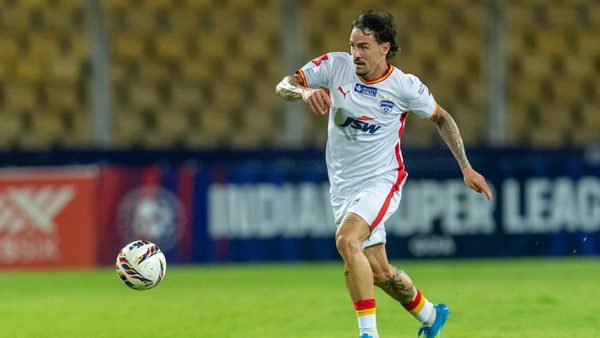 chhetri-bhutia-strikes-help-bengaluru-beat-fc-goa.Click to read full article.