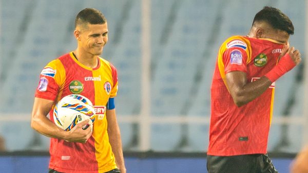 east-bengal-fc-suffers-another-home-loss-kerala-blasters-fc-on-top.Click to read full article.