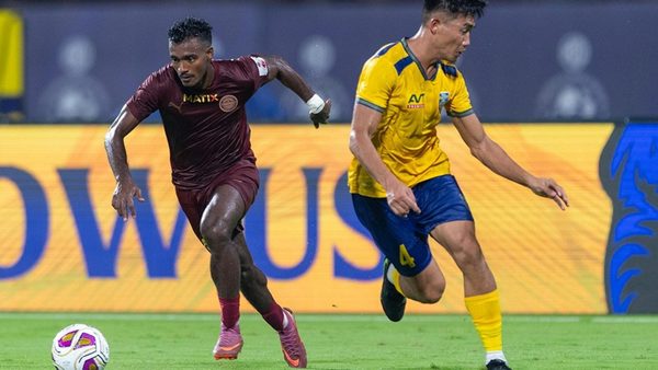 kerala-blasters-fc-and-mumbai-city-fc-play-out-a-goalless-thriller-in-kochi.Click to read full article.