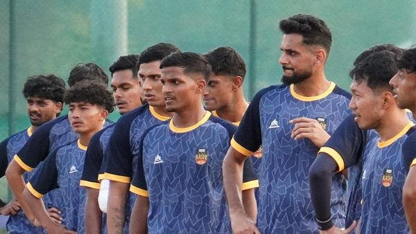 all-indian-inter-kashi-face-star-studded-kerala-blasters.Click to read full article.