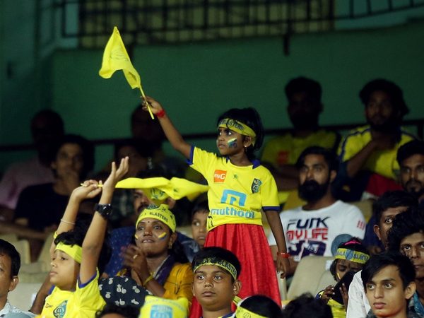 fan-gallery-kerala-blasters-fc-vs-delhi-dynamos-fc-2010-9801.Click to read full article.