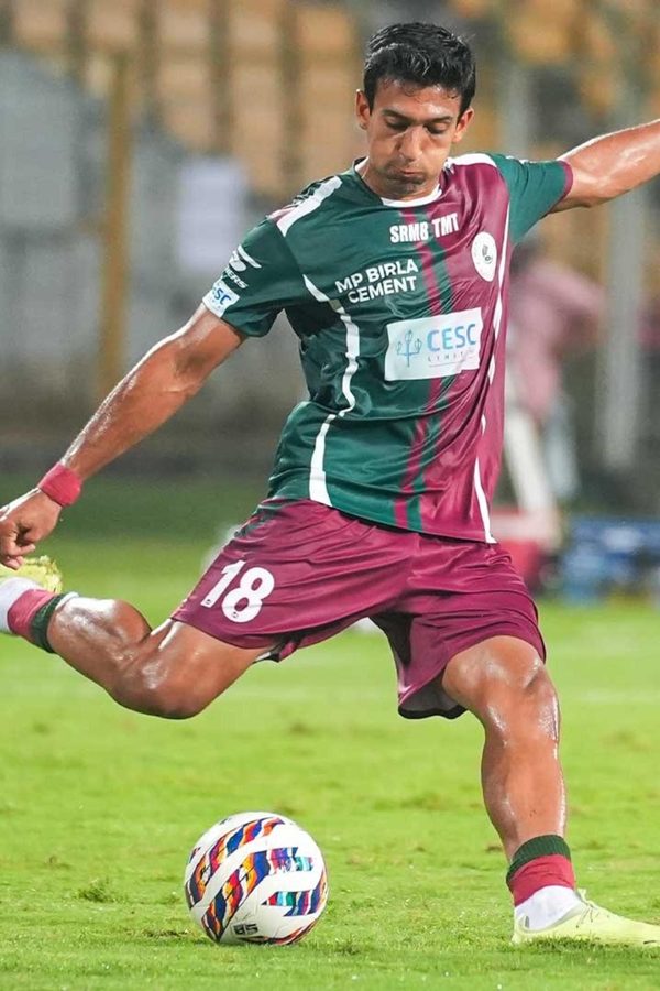 photos-aiff-super-cup-2025-26-mohun-bagan-super-giant-vs-dempo-sc-jawaharlal-nehru-stadium-goa.Click to read full article.
