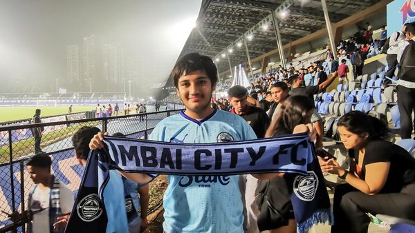 teenage-superfan-moksh-shahs-budding-love-for-mumbai-city-fc-knows-no-bounds.Click to read full article.