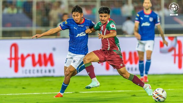 pitchside-cam-mohun-bagan-super-giant-2-1-bengaluru-fc-isl-2024-25-final.Click to read full article.