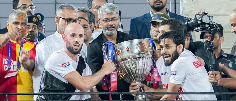 painted-red-and-gold-east-bengal-won-maiden-isl-title.Click to read full article.