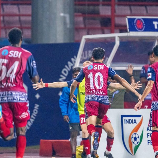 late-goals-against-fc-goa-take-jamshedpur-fc-atop-isl.Click to read full article.