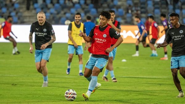 jamshedpur-fc-face-mumbai-city-fc-in-top-of-the-table-clash.Click to read full article.