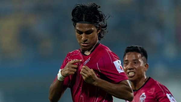 churchill-brothers-sc-claim-historic-2-1-win-over-mumbai-city-fc.Click to read full article.