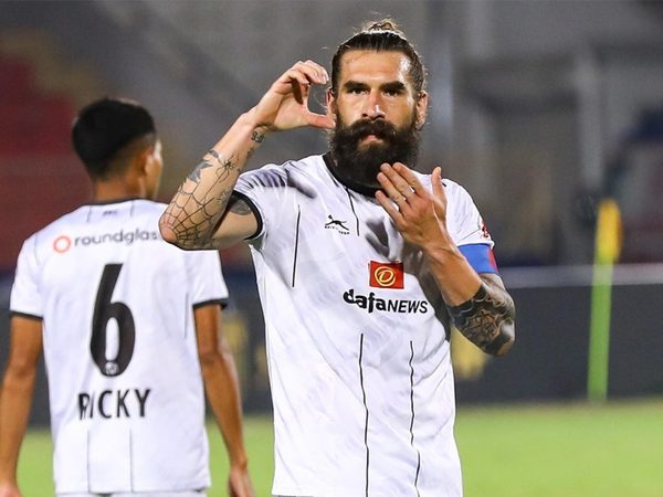 photos-isl-2024-25-matchweek-25-hyderabad-fc-vs-punjab-fc-gmc-balayogi-athletic-stadium-hyderabad.Click to read full article.