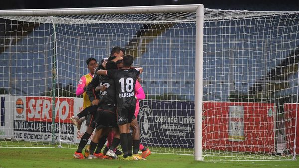 fc-goa-beat-bengaluru-fc-on-penalties-to-enter-durand-cup-final.Click to read full article.