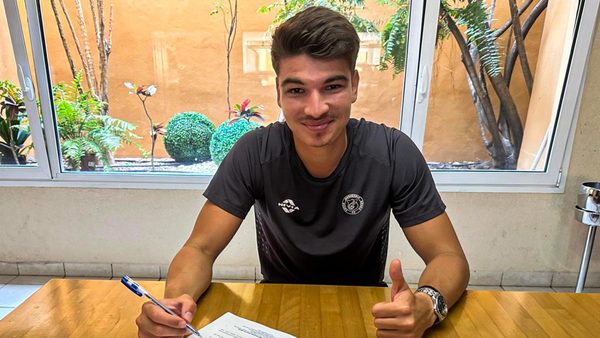 spanish-forward-javier-siverio-pens-extension-with-jamshedpur-fc.Click to read full article.